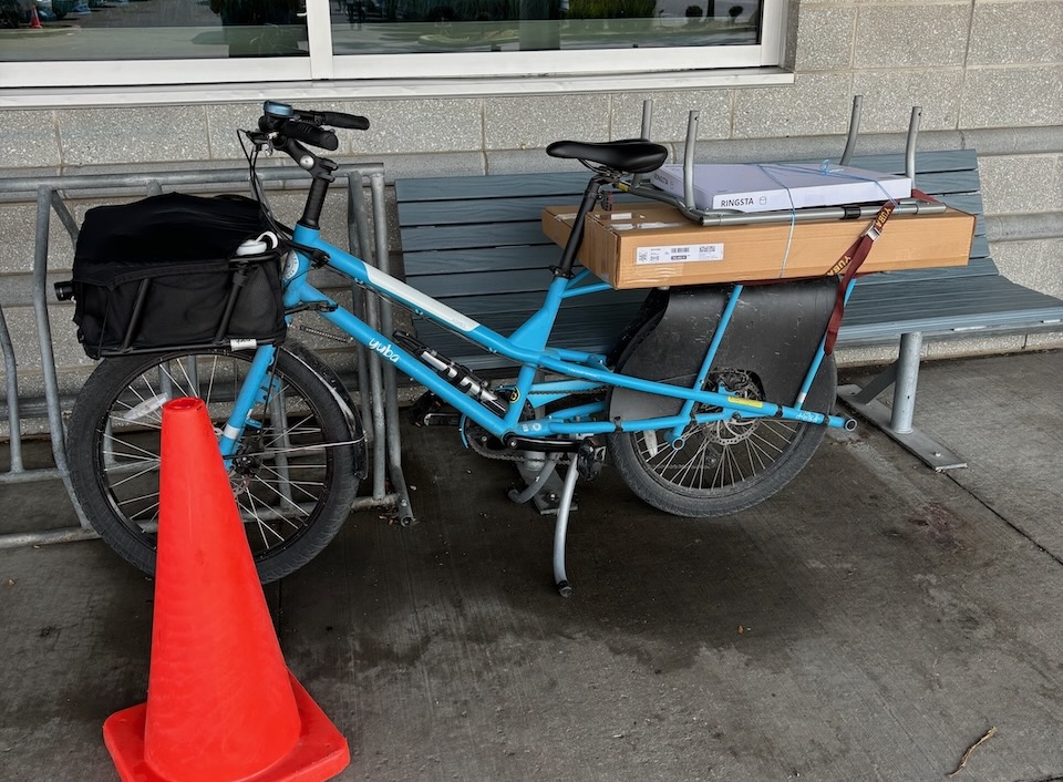 Cargo bike with boxes